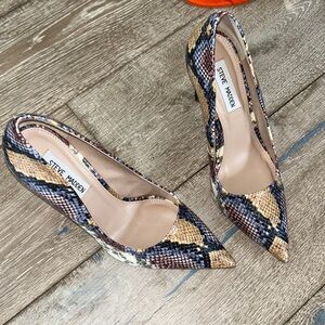 Steve Madden Croc Print Pumps